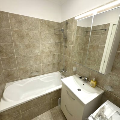 Miete einer neuen und gemütlichen 2-Zimmer-Wohnung mit Balkon, 6. Bezirk, Bukarest, Rumänien